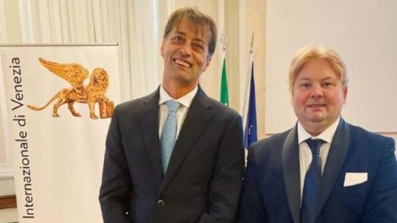 Leone d'oro per l'editoria a Daniele Cavaglià