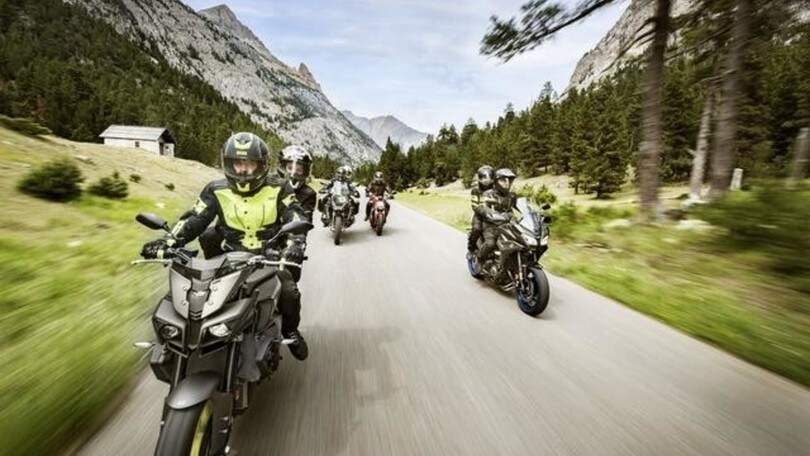 IXS lancia Tour Powells-ST, la giacca adattabile al clima