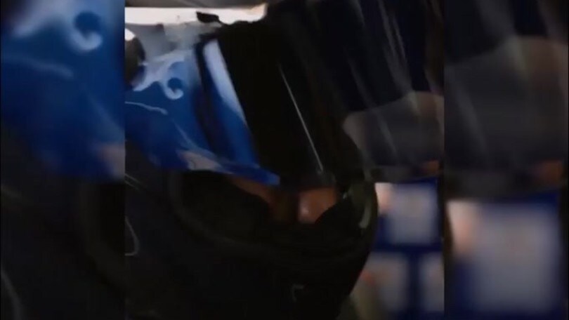 Le immagini della sfida tra Rossi e Hamilton a Valencia