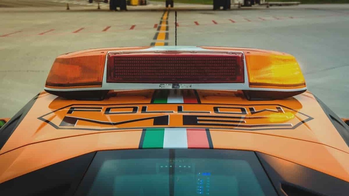 Lamborghini Huracan RWD follow me car a Bologna: gli scatti
