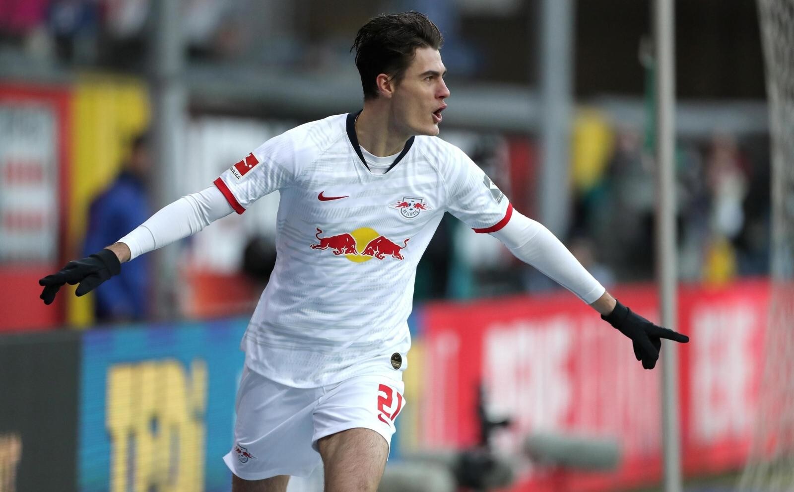 Bundesliga, Schick firma il 3-3 tra Dortmund e Lipsia. Show del Magonza