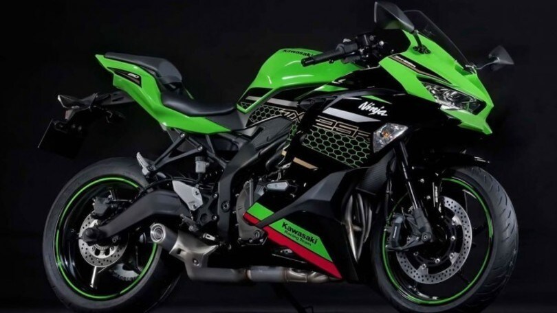 Kawasaki Ninja ZX25R, solo apparentemente "piccola"