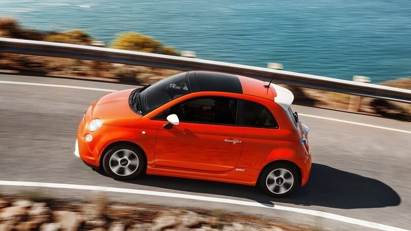 Fiat 500 elettrica, nuovi dettagli dai primi test su strada