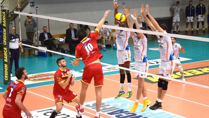 Mondovì lotta con Reggio ma cade al quinto set