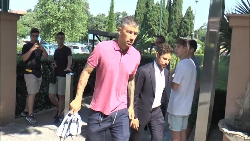 Kolarov smentisce il flirt con Cristina Buccino