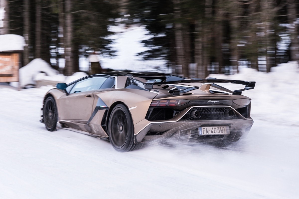 Lamborghini, le immagini del Christmas Drive in Alto Adige