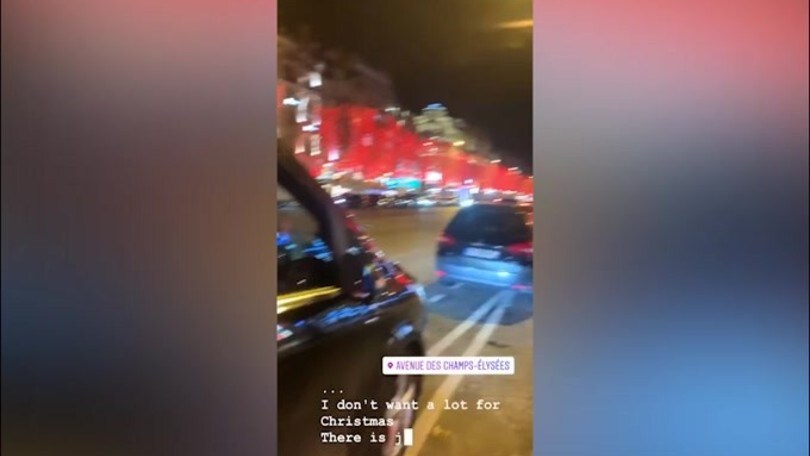Wanda Nara, shopping per le vie di Parigi