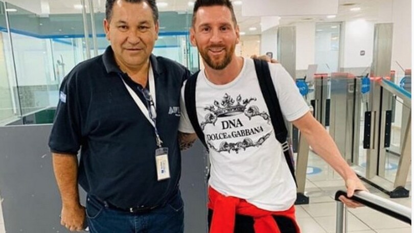 Messi formato vacanza: eccolo arrivato a Rosario, in Argentina