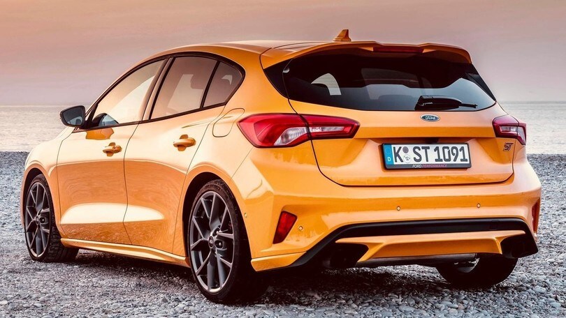 Ford Focus RS, tradizione integrale e più potenza con l'ibrido