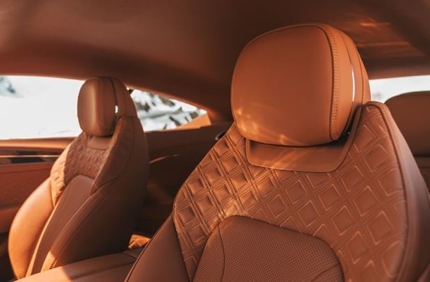Bentley, la trapuntatura 'Diamond in Diamond': gli scatti