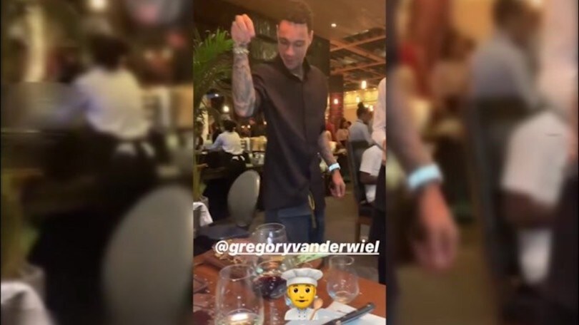 Van der Wiel allievo da Salt Bae