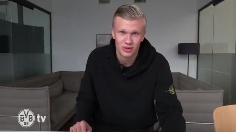Haaland firma con il Borussia Dortmund: il video