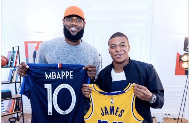 Mbappé e Lebron James: gli auguri al Re