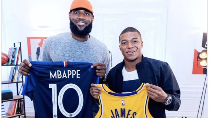 Mbappé e Lebron James: gli auguri al Re
