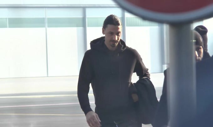 Milan: Ibra saluta i tifosi