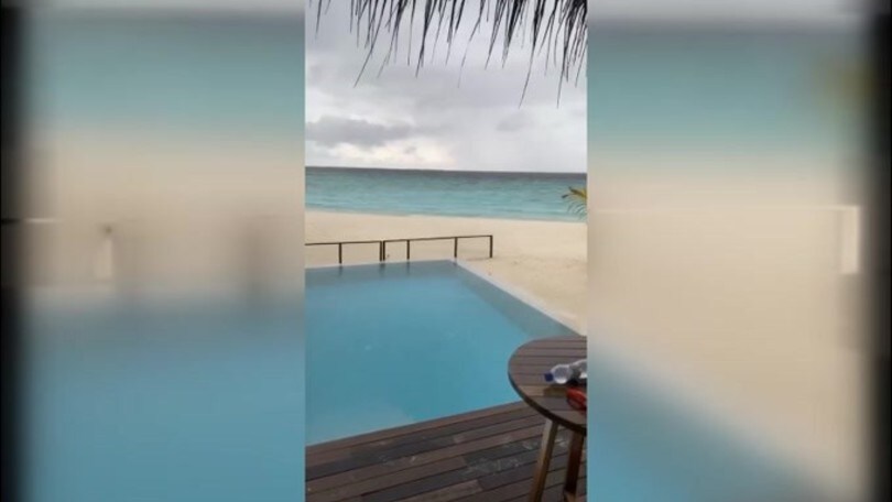 Per Ilary e Totti una vacanza 'bagnata'