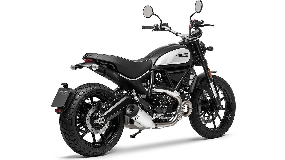 Scrambler Icon Dark, gli scatti