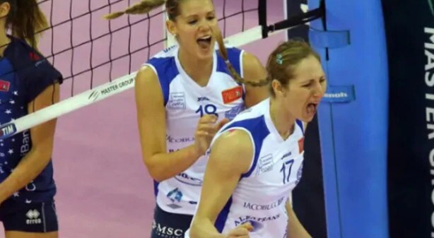 Veronica Taborelli firma per Macerata