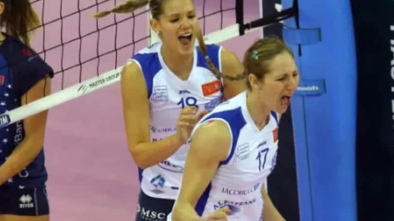 Veronica Taborelli firma per Macerata