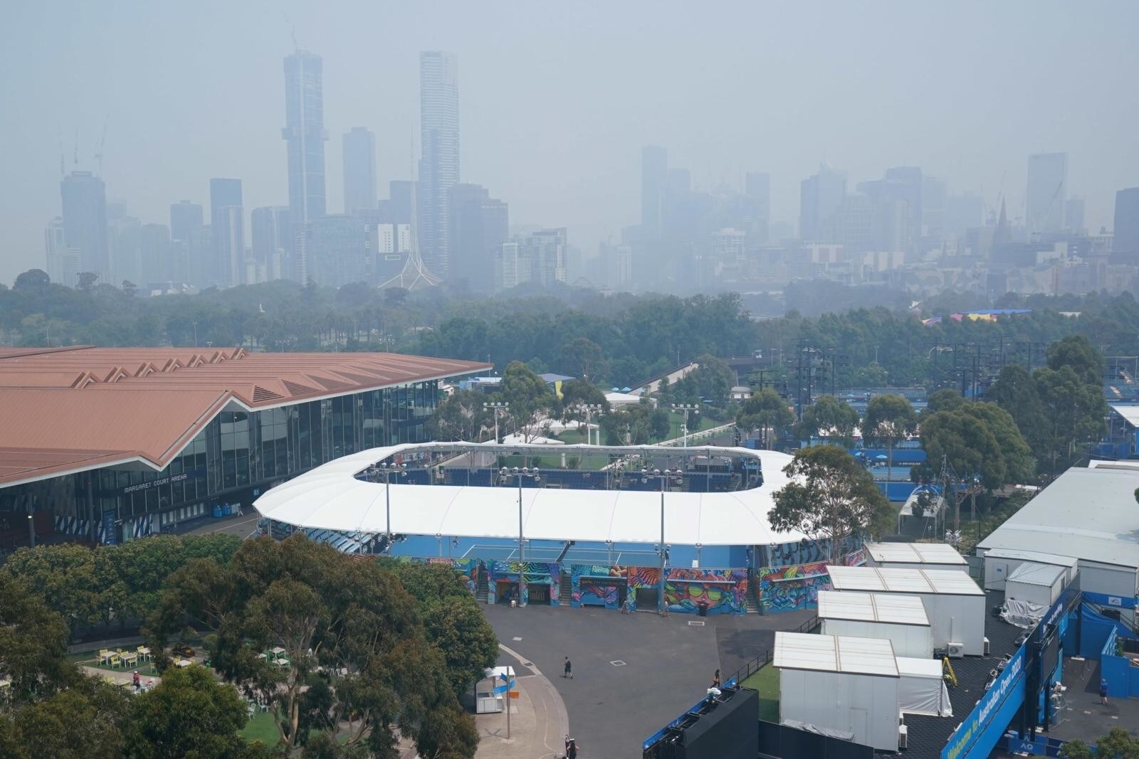 Australian Open, gli incendi continuano a falcidiare Melbourne: qualificazioni rimandate per fumo