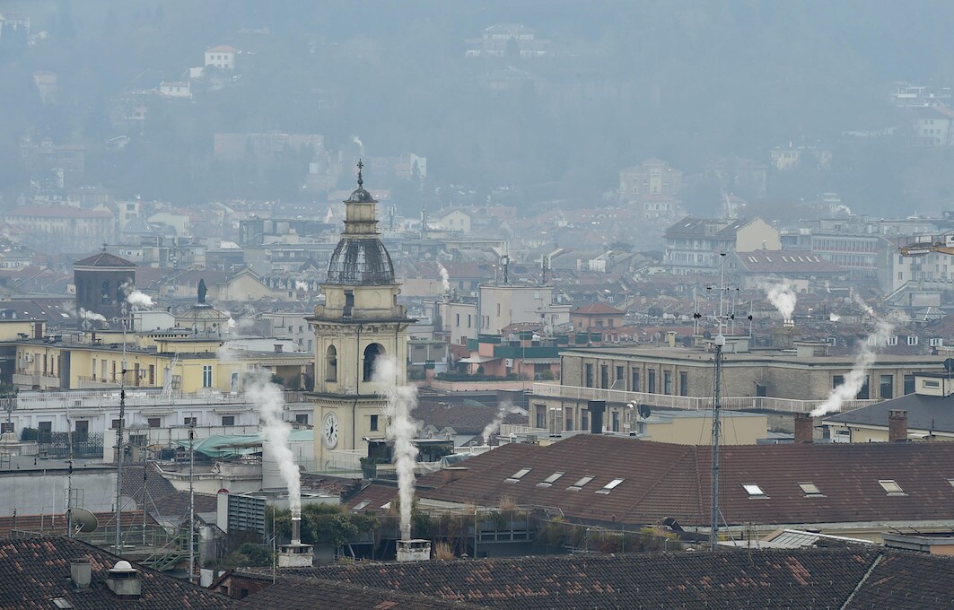 Smog, Torino ferma 680 mila veicoli