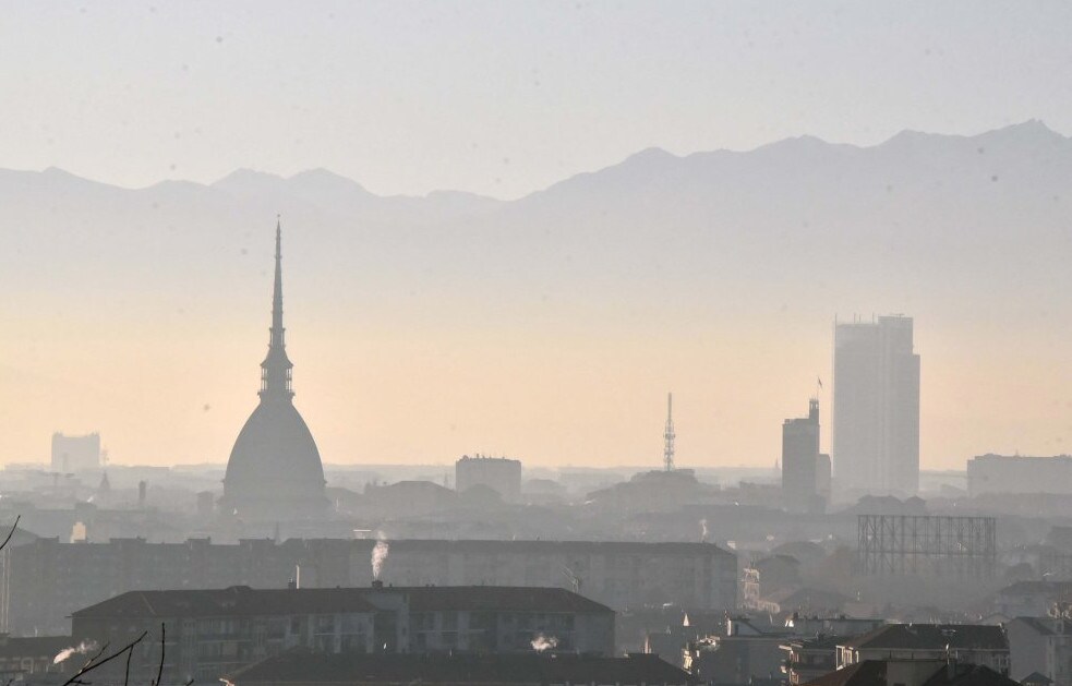 Torino: continua l'allerta viola, pensi serva davvero lo stop alle auto?