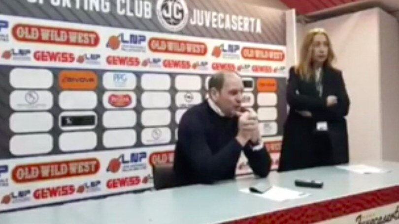 Gentile senza freni in conferenza: "Allen? Aveva la faccia di ca..."