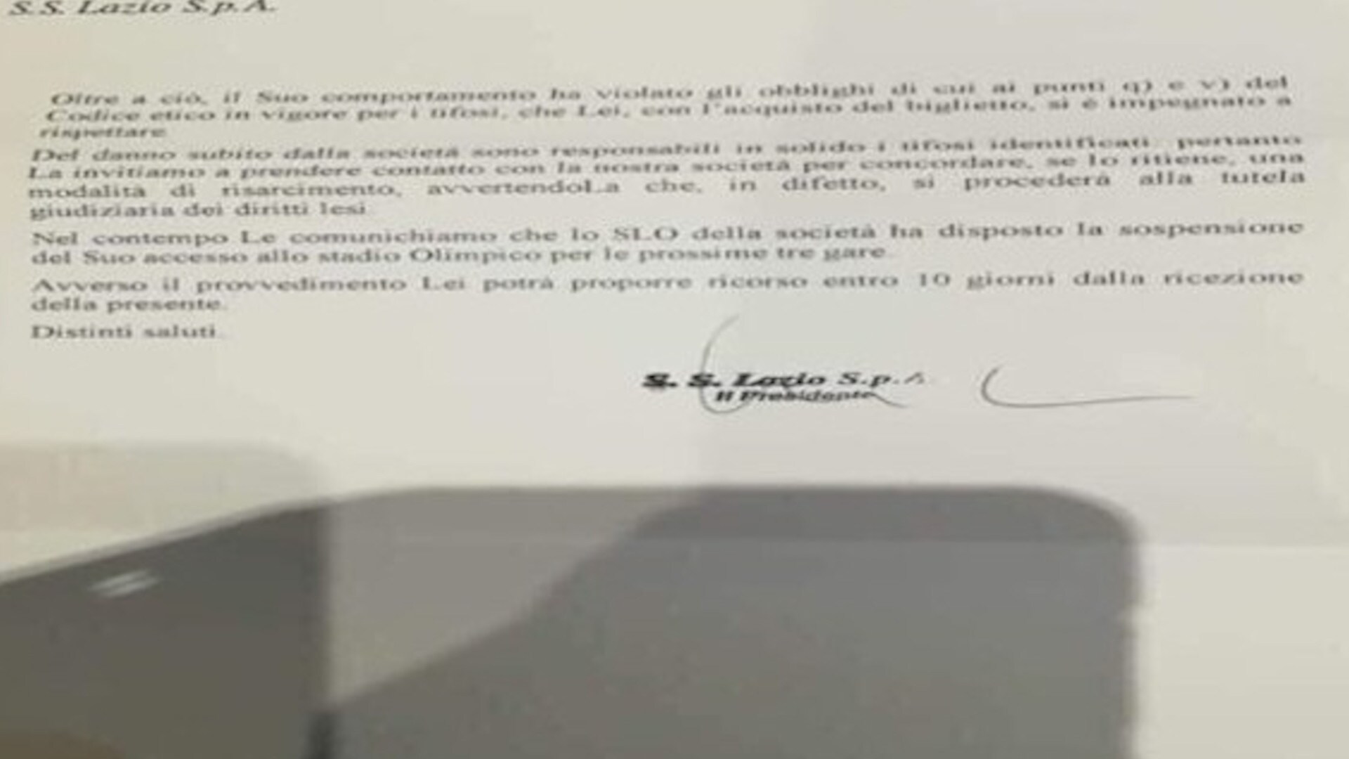 Lazio, saluto romano dei tifosi: la società chiede 50mila euro