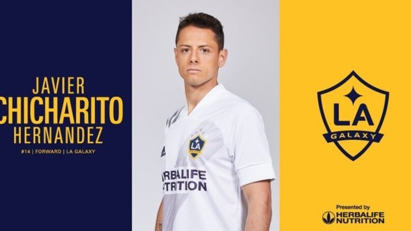 Chicharito Hernandez firma per Los Angeles Galaxy: è l'uomo copertina dopo Ibra