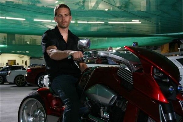 Le moto di Paul Walker all'asta: le immagini