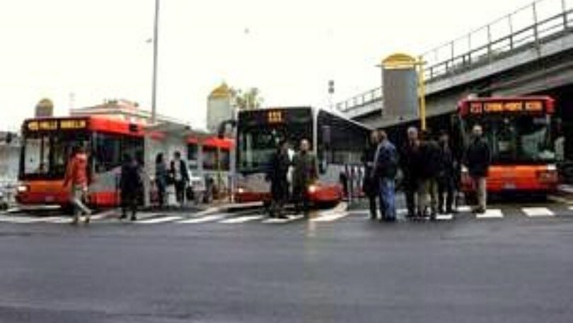 Roma, pedone travolto e ucciso da autobus