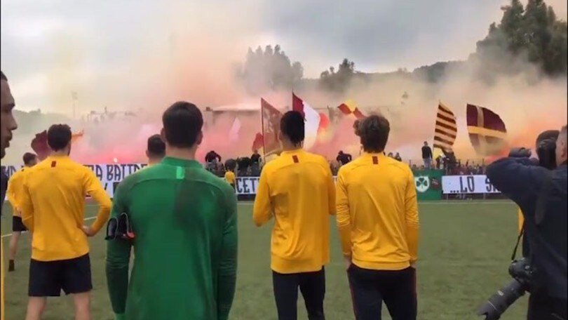 Verso Roma-Lazio, la squadra di Fonseca saluta i tifosi