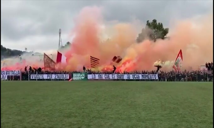 I tifosi della Roma immortalati da Fonseca: "Ho i brividi"