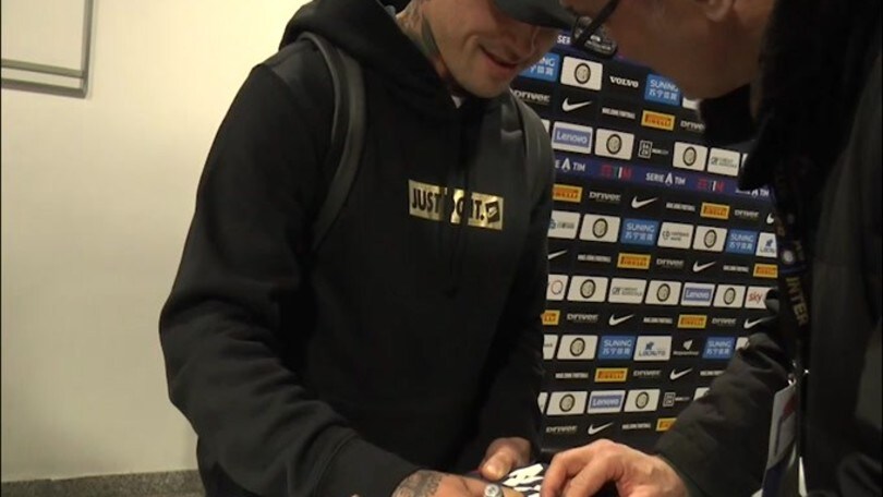 Inter-Cagliari: autografi per Nainggolan