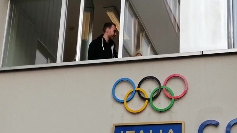 Inter, Eriksen saluta i tifosi