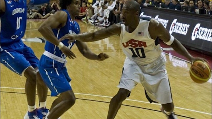 Kobe Bryant, Milan col lutto al braccio