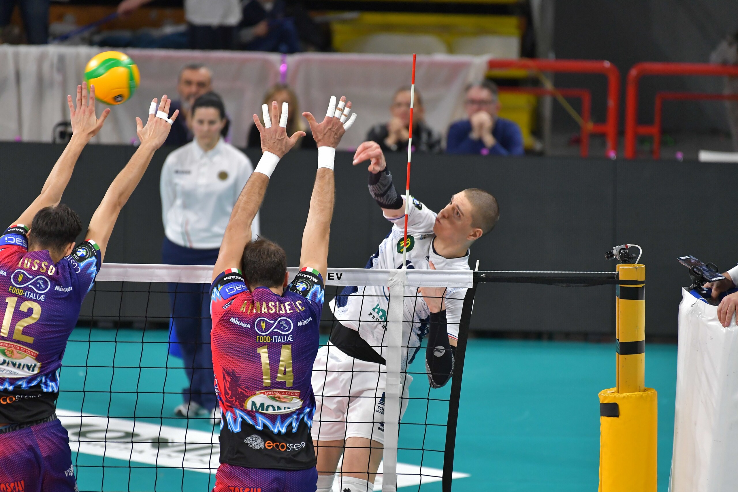 Champions League, Perugia va a spasso col Tours
