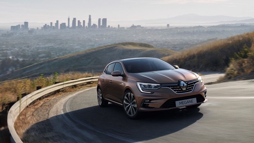 Renault Megane, con il restyling l'ibrido plug-in di Tech-E e più sportività per RS