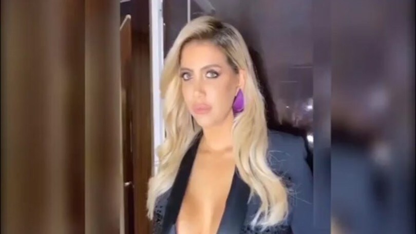 Wanda Nara, scollatura super sexy