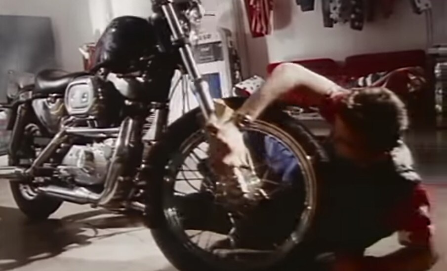 Oltre Sanremo: il mito della moto in musica