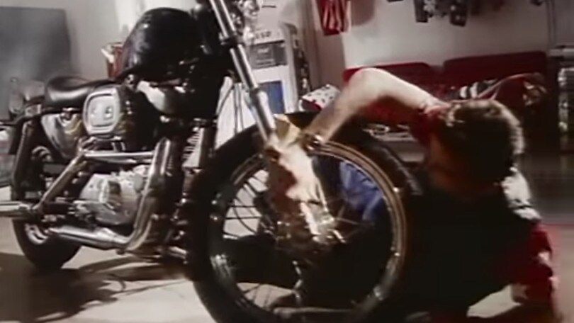 Oltre Sanremo: il mito della moto in musica