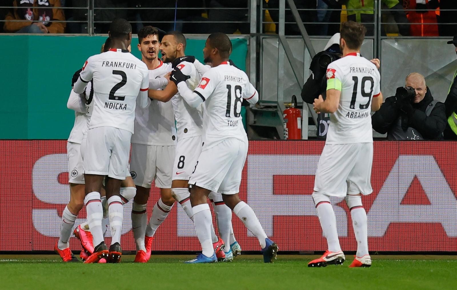 Coppa di Germania, Piatek non basta all’Hertha. Ko anche il Dortmund: debutta Emre Can
