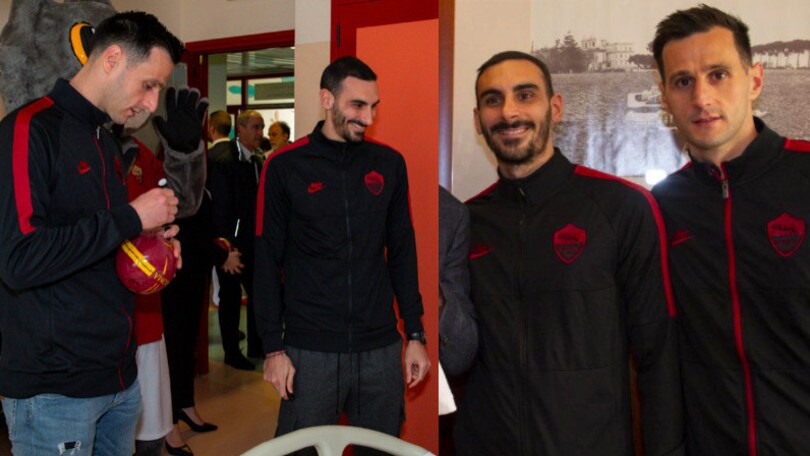 Roma, Kalinic e Zappacosta al Gemelli: visita speciale e regali ai bambini