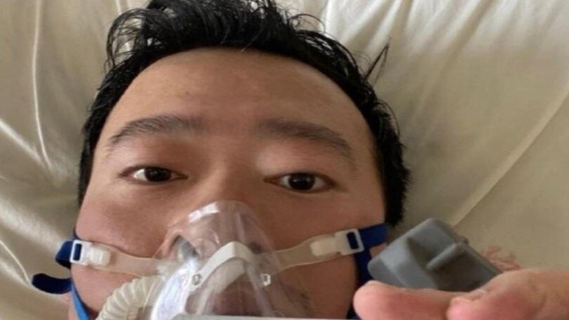 Dalla Cina: "Il medico-eroe si arrende al coronavirus. È in fin di vita"