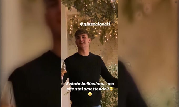 Cagliari, giocatori scatenati nel canto