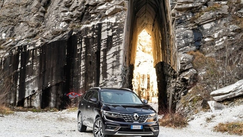 Nuovo Renault Koleos 2020: la prova off-road tra le cave di marmo