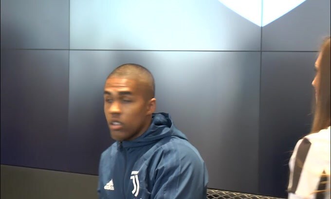 Tegola Juve,  Douglas Costa in infermeria