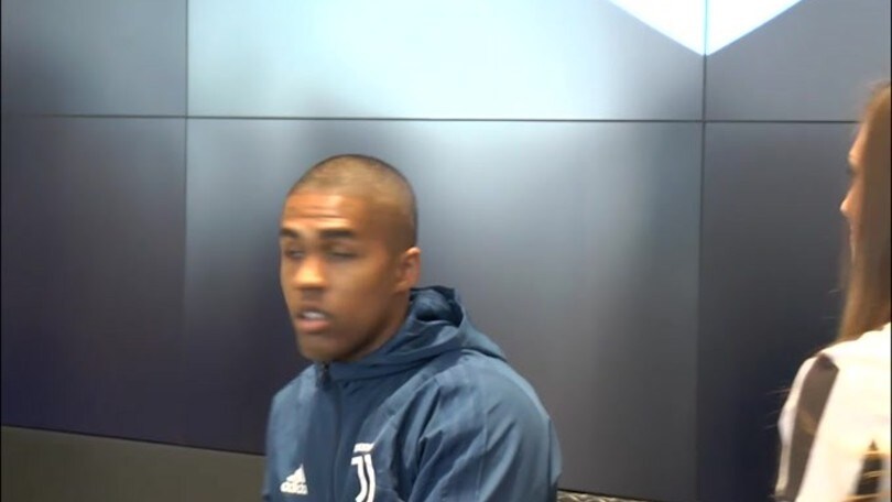 Tegola Juve,  Douglas Costa in infermeria