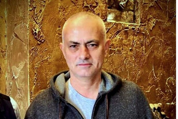 Il nuovo look di Mourinho fa discutere: sembra pronto per lo spazio!