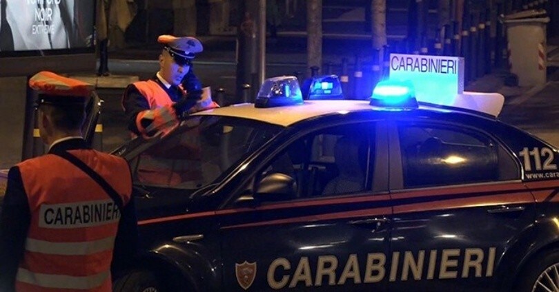 Bari, bomba distrugge auto privata di un carabiniere